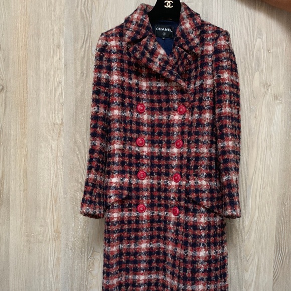 Chanel Coat Tweed Fantasy Red, 100% Authentic Size - Picture 2 of 8
